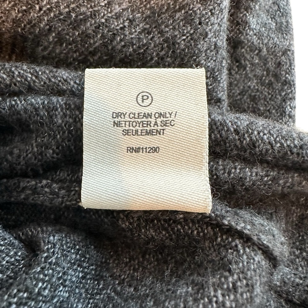 Kinross Charcoal Cashmere Crewneck Sweater for Men - Picture 8 of 9